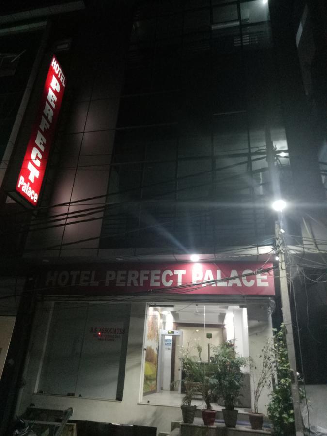 Hotel Perfect Palace Yeni Delhi Dış mekan fotoğraf