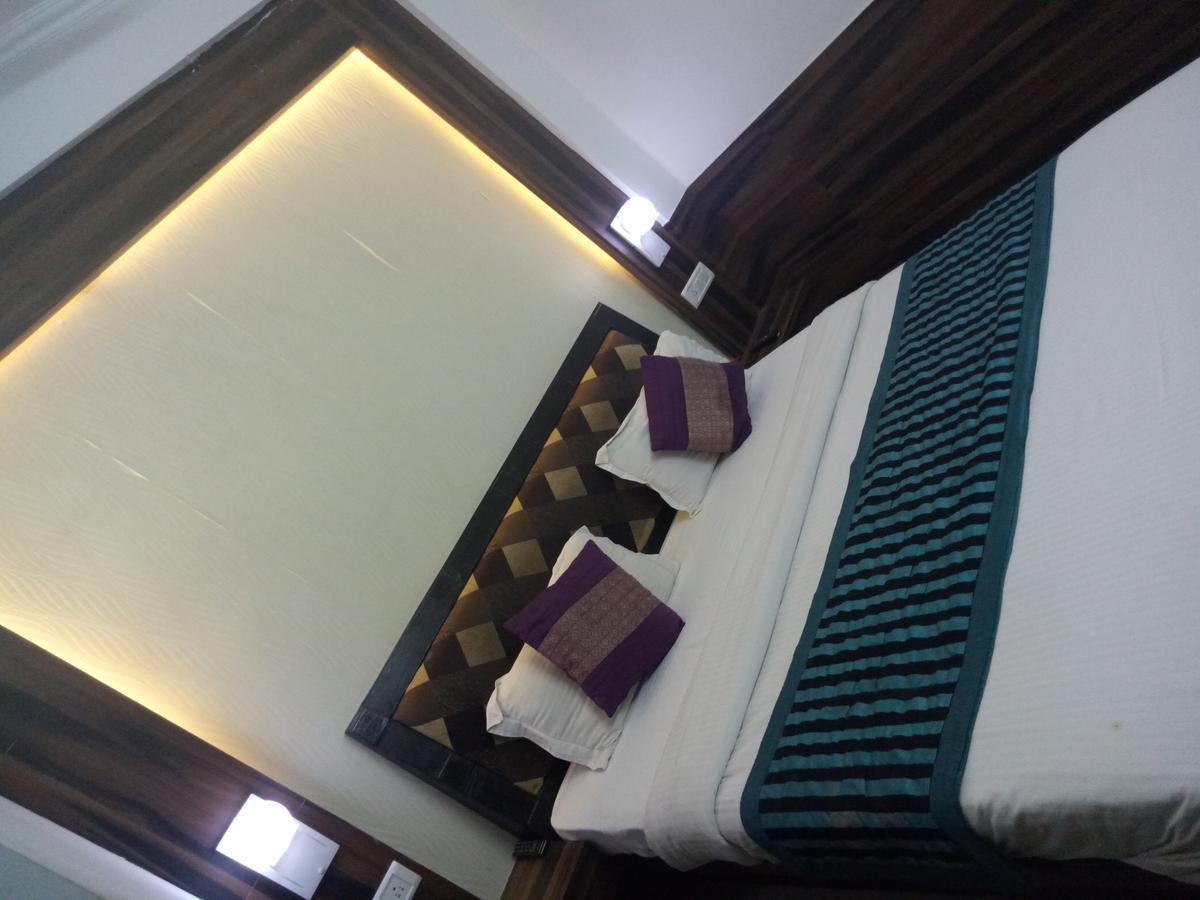 Hotel Perfect Palace Yeni Delhi Dış mekan fotoğraf
