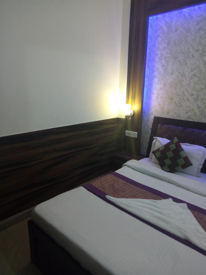 Hotel Perfect Palace Yeni Delhi Dış mekan fotoğraf