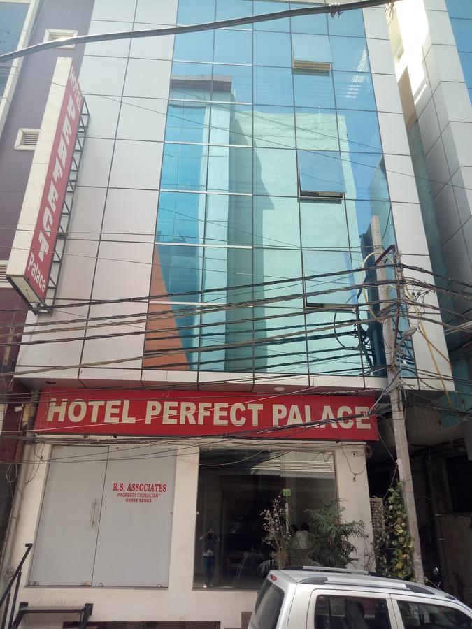Hotel Perfect Palace Yeni Delhi Dış mekan fotoğraf