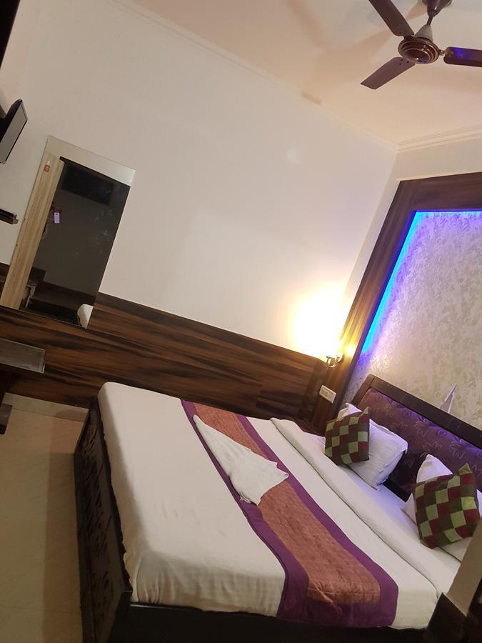 Hotel Perfect Palace Yeni Delhi Dış mekan fotoğraf