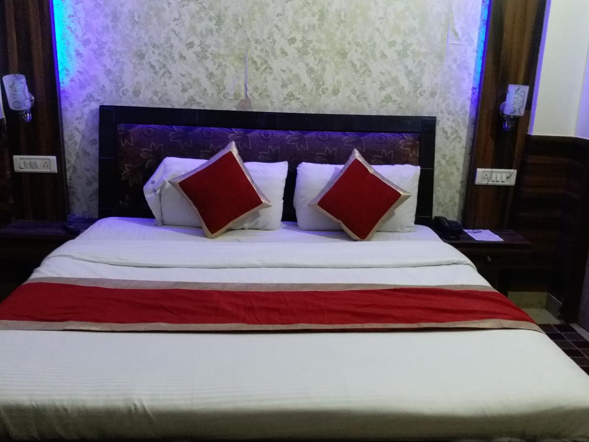 Hotel Perfect Palace Yeni Delhi Dış mekan fotoğraf